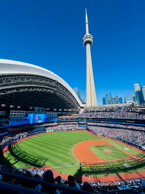 Elsa in Toronto PVT - half paar