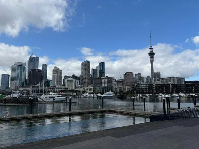 Liam op een Working Holiday Visa in Nieuw-Zeeland: activiteiten en cursussen in Auckland